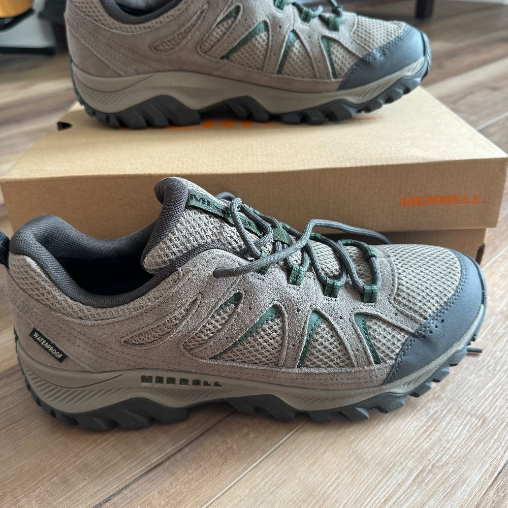 MERRELL  - New Hiking Shoes - Oakcreek Waterproof - Men's size 11 - New!